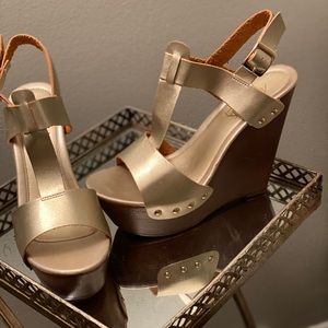 Gold Wooden Wedges with studs